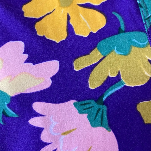 Floral LuLaRoe leggings size Tall & Curvy - Picture 3 of 4